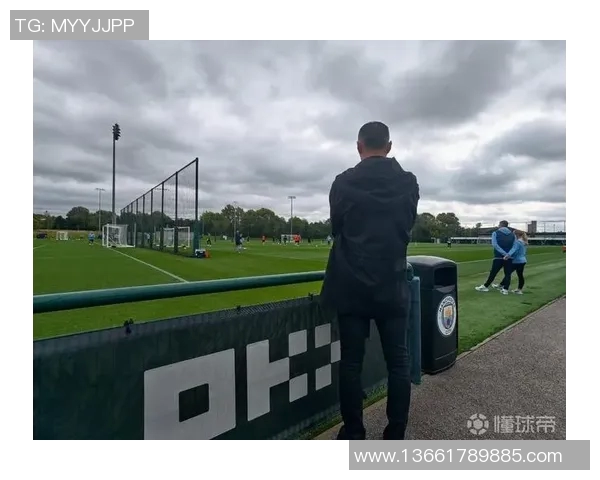 足球巨星幕后日常揭秘：从训练场到生活点滴，独家镜头大公开